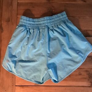 Lululemon size 2 Hotty Hot High Rise 4” lined shorts
